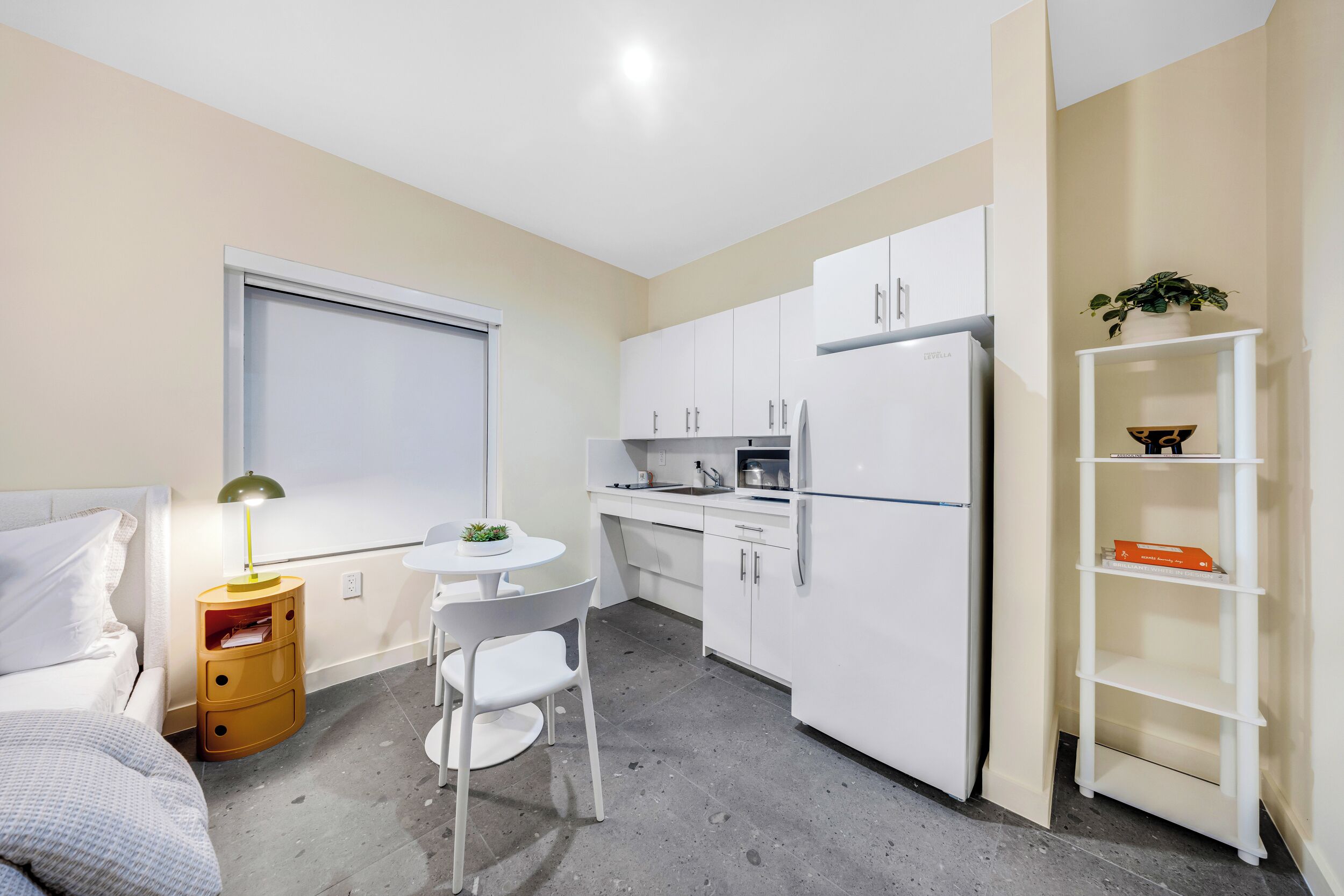 Superior Studio | Dining room