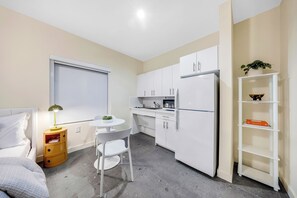 Dining room - El Jardín by Renzzi (Miami)