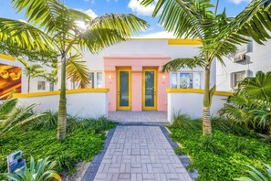 Exterior - El Jardín by Renzzi (Miami)