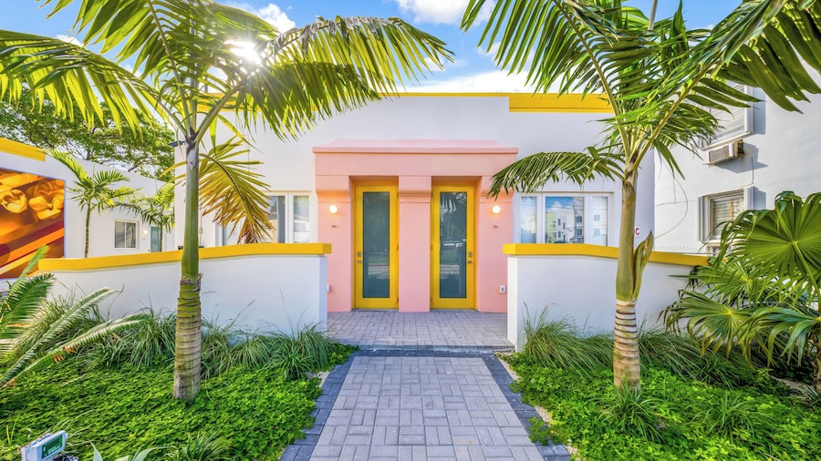 El Jardín by Renzzi