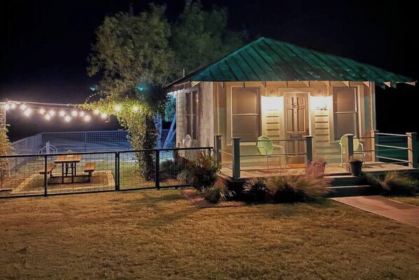 Terrace/patio - Llano Line Shack -
Historic Rail (Llano)