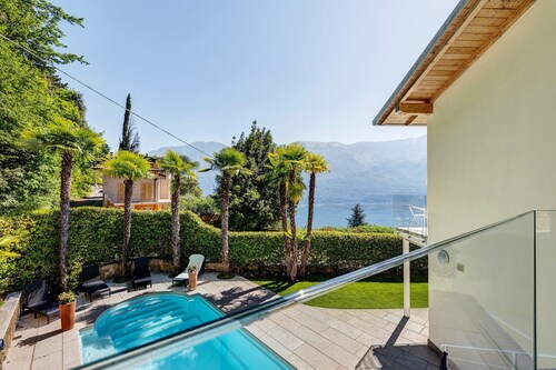 Villa Ortensia – Exklusives Ferienhaus mit Pool und Panoramablick am Gardasee