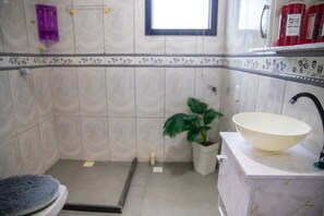 House, Smoking - Casa com Wi-fi e Churrasqueira a 300m da Praia (Arraial do Cabo)