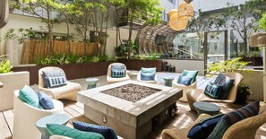 Terrace/patio - The Amber Serene Peaceful Retreat Pool Gym Jacuzzi (Santa Monica)
