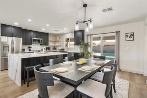 Comfort Quadruple Room | Dining - Desert Dream- Retreat with Heated Pool (Scottsdale)