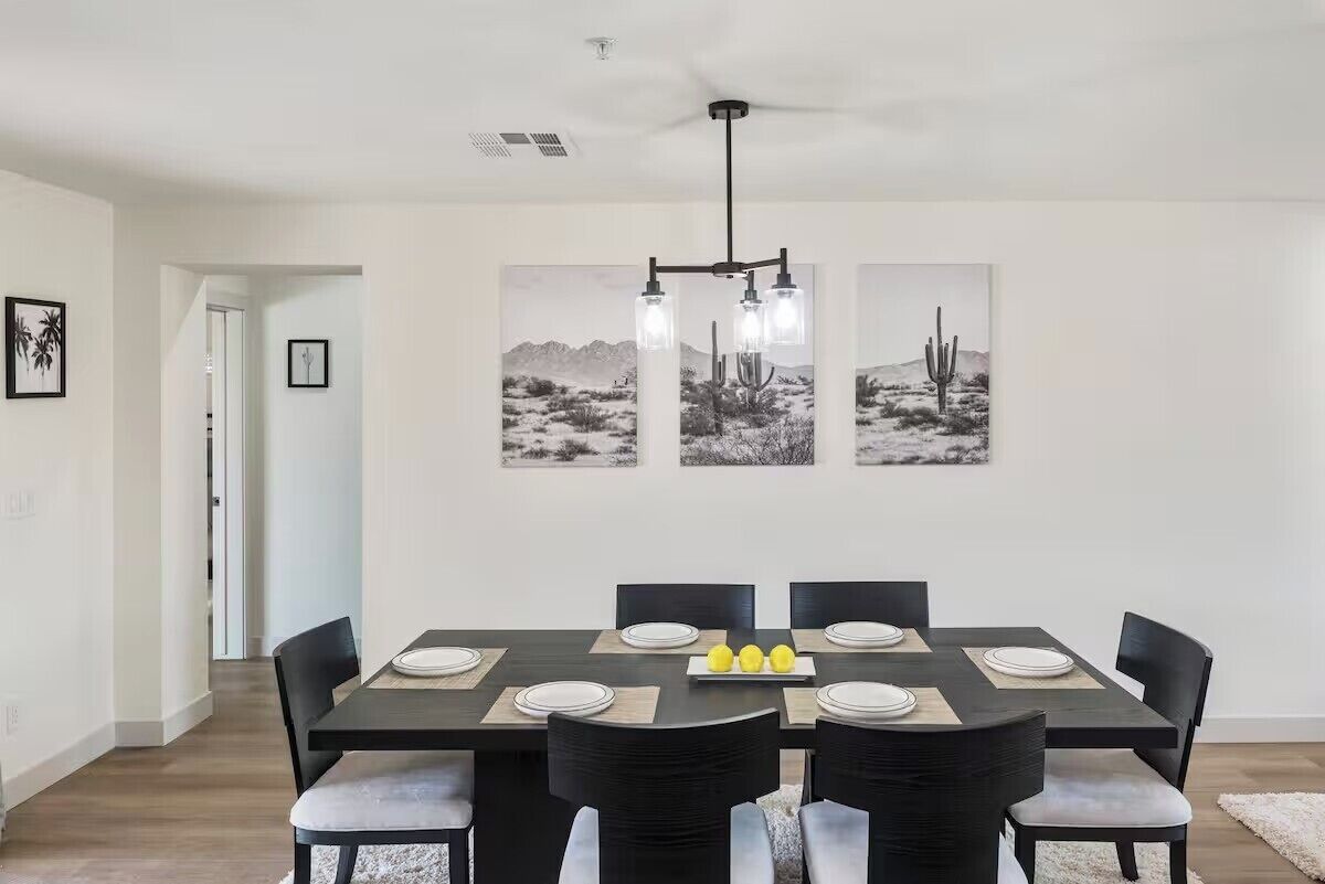 Phòng 4 tiện nghi đơn giản | Khu ăn uống