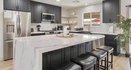 Desert Dream- Retreat with Heated Pool