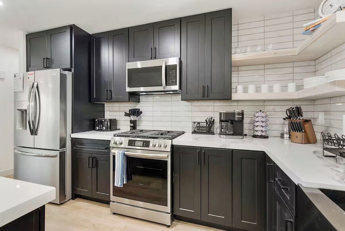 Chambre Quadruple Confort | Cuisine privée | Réfrigérateur, micro-ondes, four, plaque de cuisson