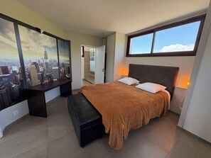 Iron/ironing board, WiFi, bed sheets - Le Penthouse (Lavérune)