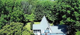 Family-Friendly Lake Barkley Getaway. Fishing, Boating & Hunting Paradise,