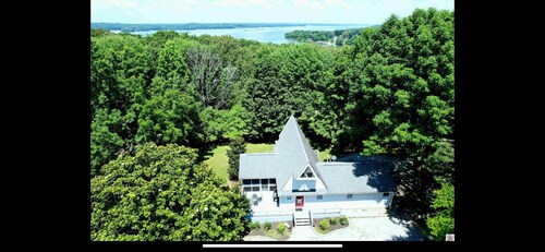 Family-Friendly Lake Barkley Getaway. Fishing, Boating & Hunting Paradise,