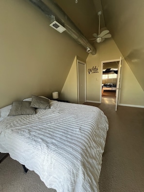 Ferros/tábuas de passar roupa, Wi-Fi de cortesia, roupa de cama