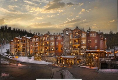 Luxury Ski-In and Ski-Out 2-Bedroom Villa at Hyatt Northstar Lodge