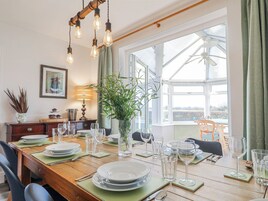 Cottage | Dining