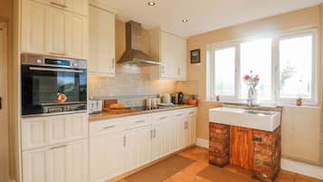 Casa de campo | Cocina privada | Lavavajillas y utensilios de cocina