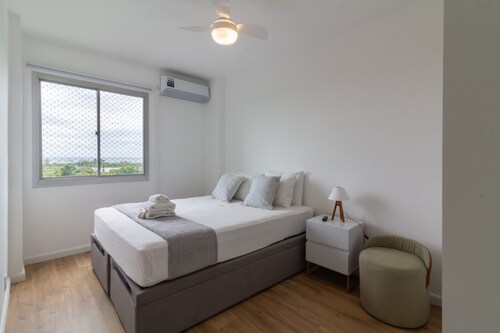Your Complete Retreat in Barra da Tijuca Av702