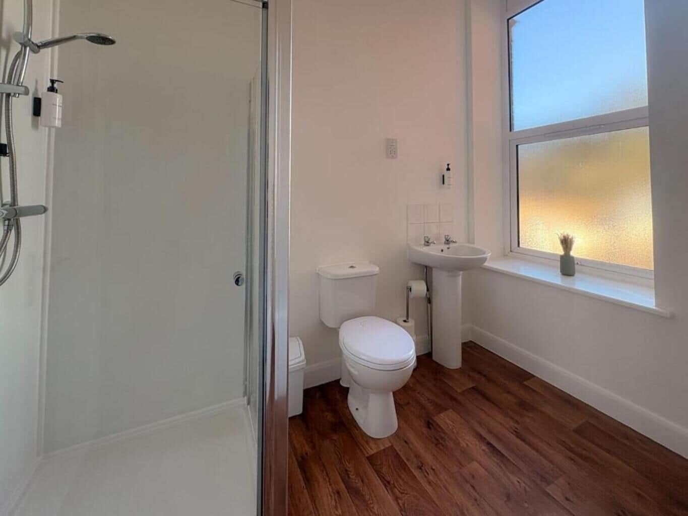 Sèche-cheveux, serviettes fournies