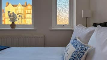 Fer et planche Ă repasser, Wi-Fi, draps fournis