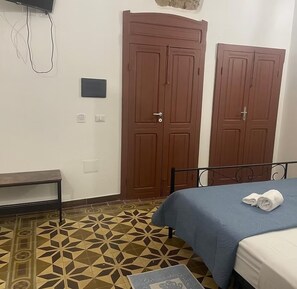 2 多间卧室、WiFi、床单