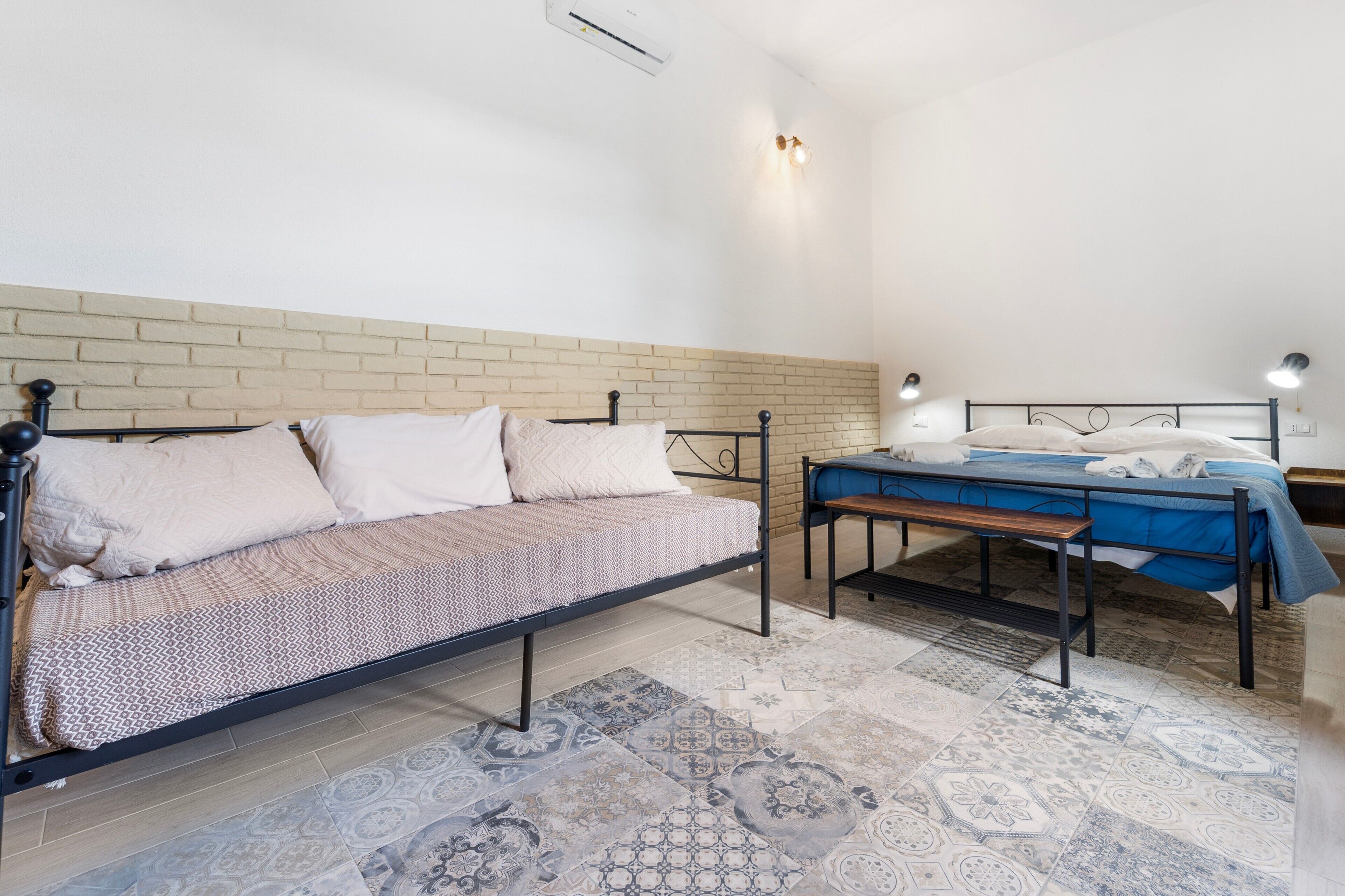 2 bedrooms, WiFi, bed sheets