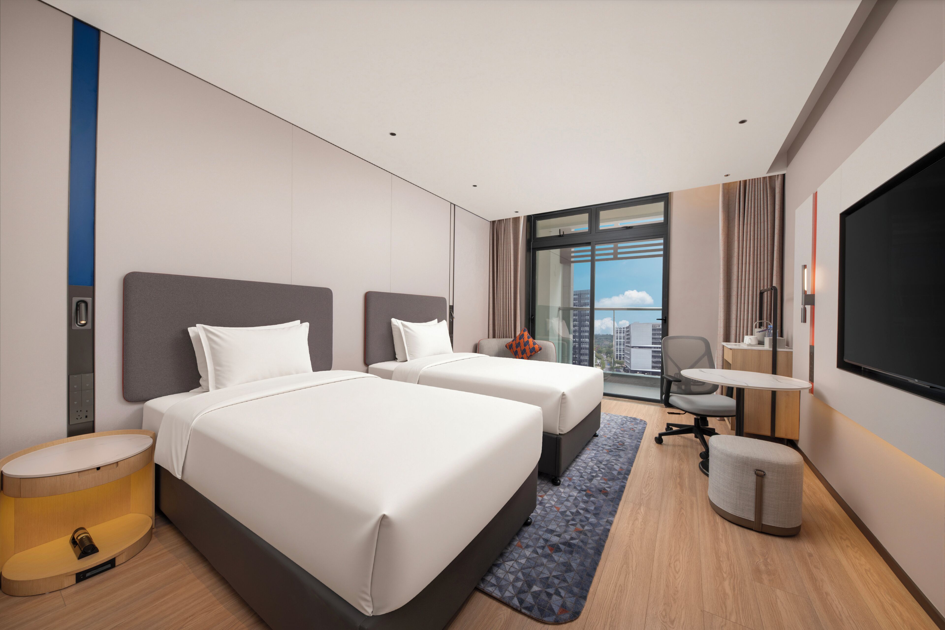 2 Single Standard High Floor | Down duvets, desk, laptop workspace, blackout curtains