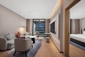 Suite, 1 habitación | Edredón, escritorio y espacio para trabajar con laptop 