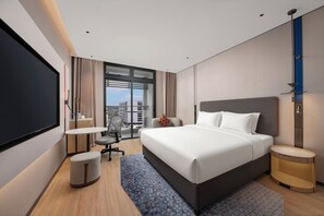 1 King Standard High Floor | Down duvets, desk, laptop workspace, blackout curtains - Holiday Inn Express Shenzhen Baolong Metro Station By IHG (Shenzhen)