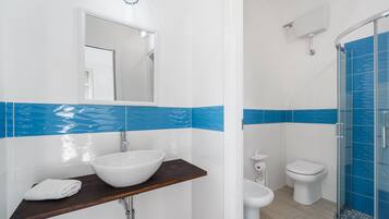 Doccia, asciugacapelli, asciugamani