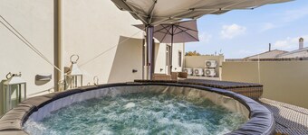 Suite 8 Argento con terrazza privata e vasca idromassaggio