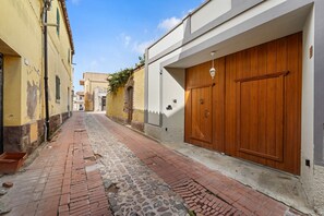 Exterior detail - Suite 7 Oro with Private Terrace (Assemini)
