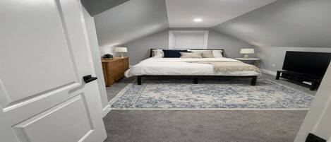 4 bedrooms, iron/ironing board, WiFi, bed sheets