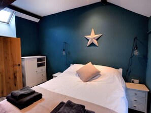 3 عدّة غرف نوم وبديكورات فريدة لكل غرفة وطراز فريد لكل وحدة