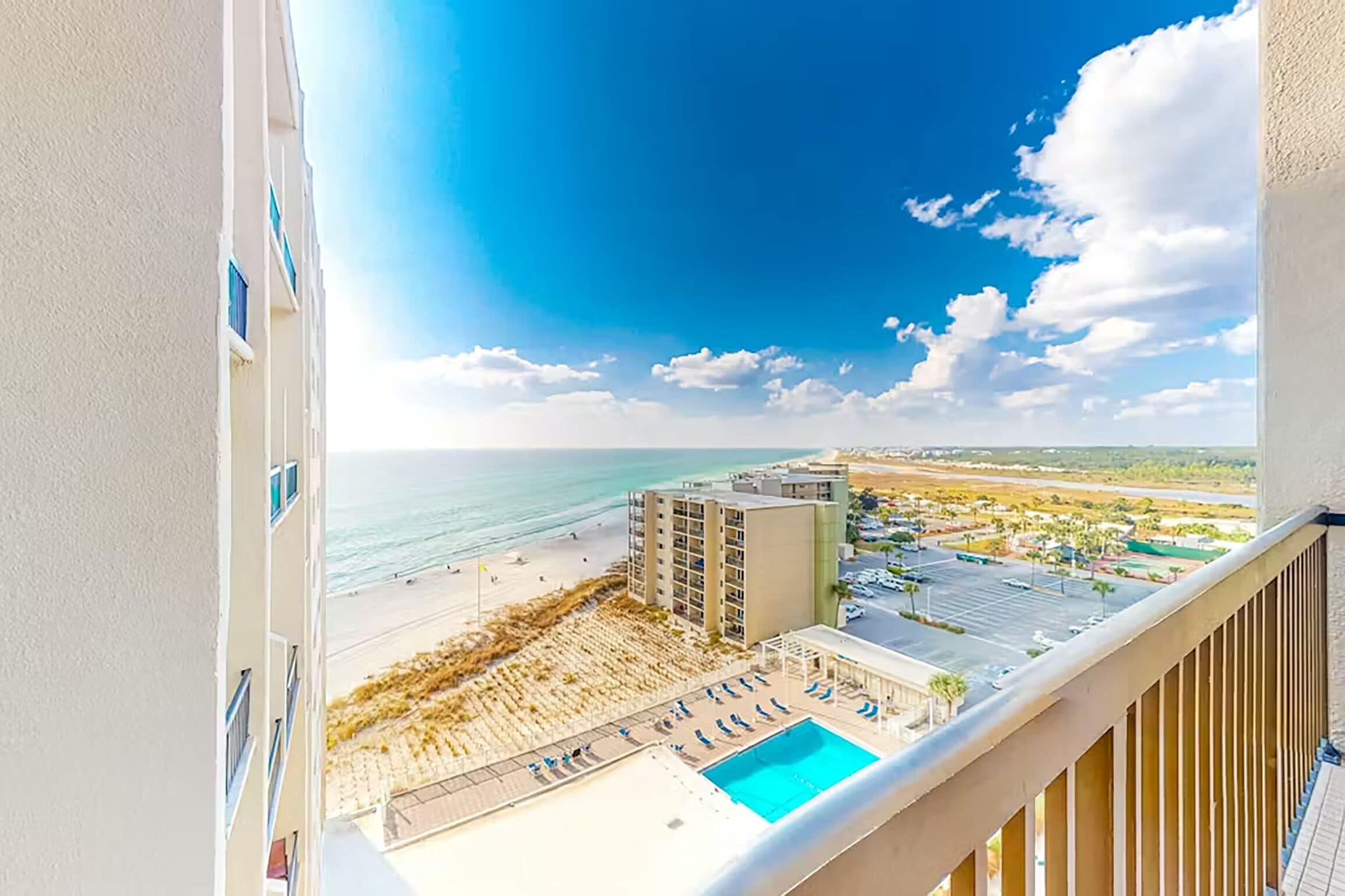 コンドミニアム ベッド (複数台) (Pinnacle Port A-929) | 施設の敷地