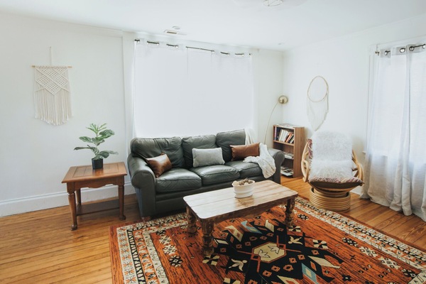 Furniture/decor may vary slightly from photos but will be of similar quality.