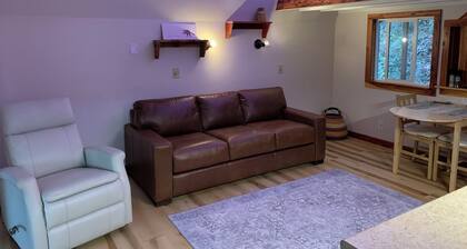 Your Sweet Rogersville Escape: Cool, Quiet, and Welcoming