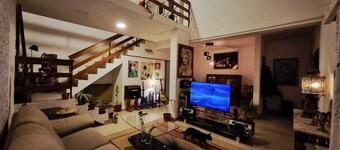 LA HELICE: Artistic and inhabited house, meters from downtown and the sea!!!