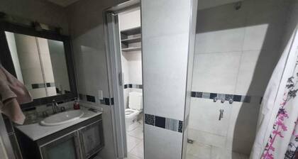 LA HELICE: Artistic and inhabited house, meters from downtown and the sea!!!