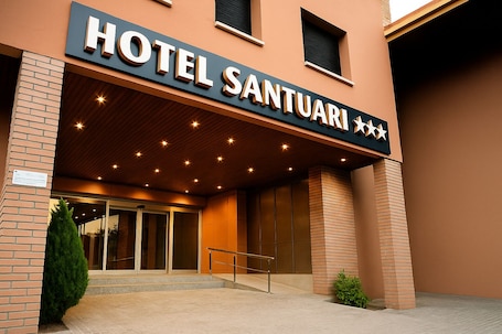 Front of property. Hotel Santuari Balaguer
