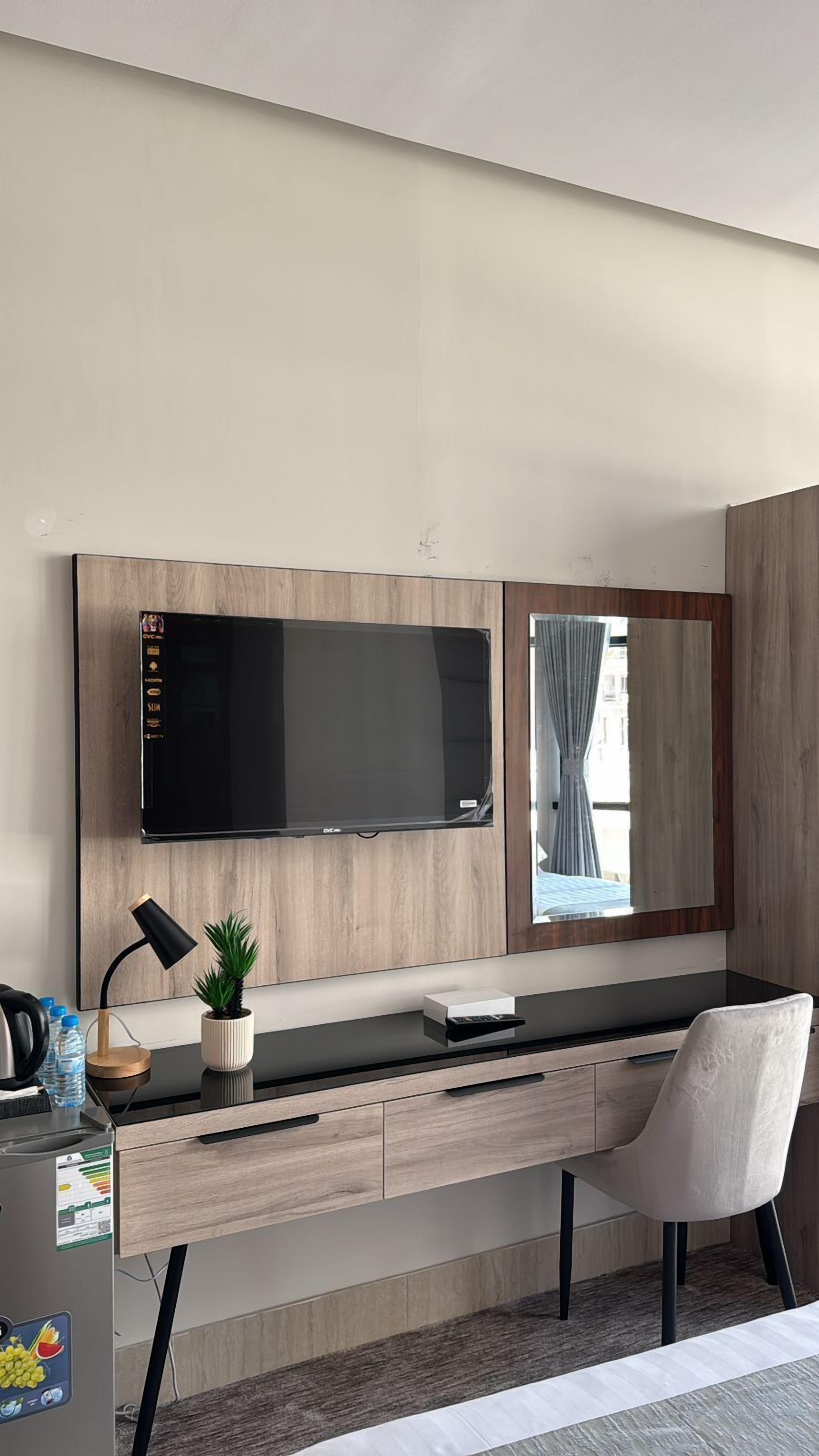 标准三人房, 城市景观 | 起居区