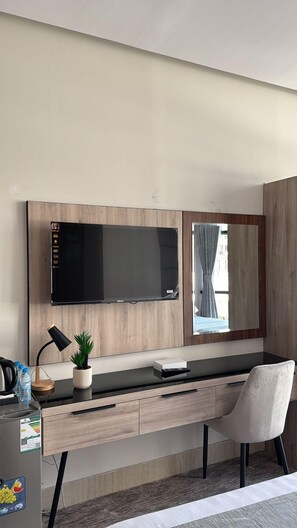 Standard Triple Room, City View | Living area - Funduk Garib Haram (Madinah)