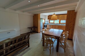 29-inch Smart TV with cable channels, fireplace, Netflix - Complejo Pelicano Chapadmalal (Chapadmalal)