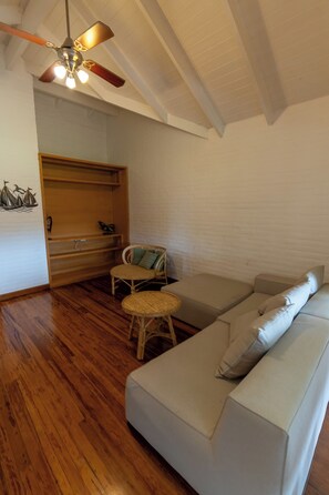 Deluxe Apartment, 2 Bedrooms, Patio, Garden View (Pelicano 1) | Living area - Complejo Pelicano Chapadmalal (Chapadmalal)