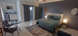 Iron/ironing board, Internet, bed sheets - Peaceful 1-bedroom studio in beautiful Kloof perfect for relaxing (Kloof)