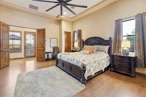 Comfort Quadruple Room | Iron/ironing board, free WiFi - Copper Sky Retreat - Lux villa & pool (Phoenix)