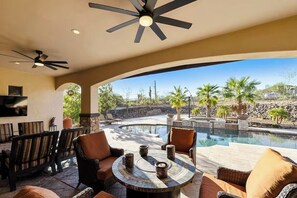 Outdoor pool - Copper Sky Retreat - Lux villa & pool (Phoenix)
