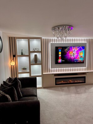 4 bedrooms, Internet - Luxurious Majestic 4 Bedroom- Free Parking (Swanscombe)