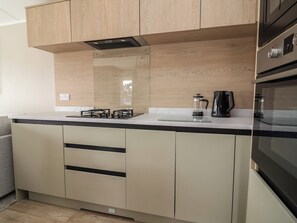 Cottage | Private kitchen | Cookware/dishes/utensils - The Pines 3 Bedrooms (Northwich)