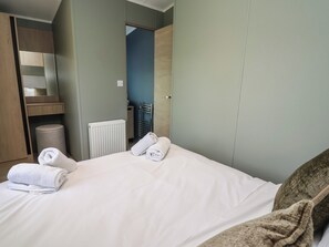 Cottage | 3 bedrooms, individually decorated, individually furnished, free WiFi - The Pines 3 Bedrooms (Northwich)