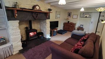 Cottage | Living area