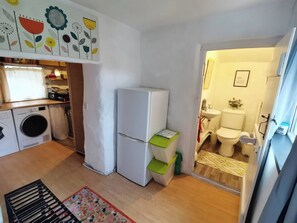 Cottage | Bathroom | Shower, hair dryer - Noddfa (Betws-Y-Coed)